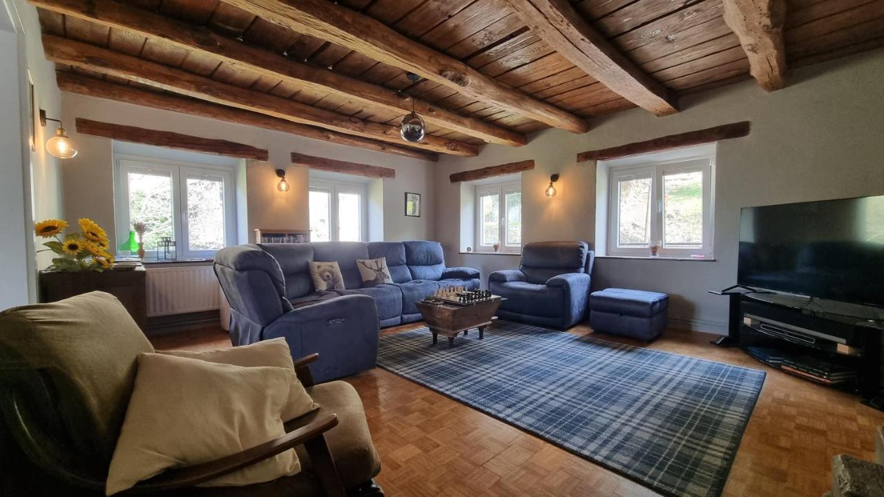 Hisa Brdo Guesthouse تولمين المظهر الخارجي الصورة
