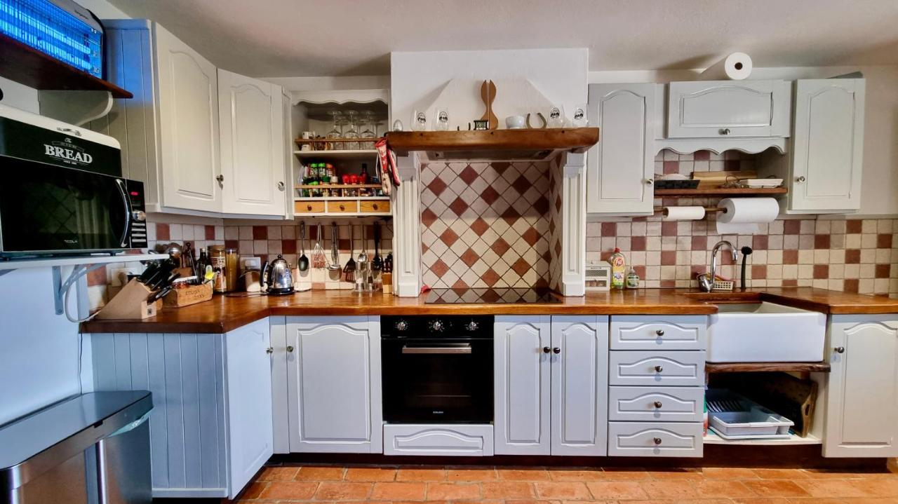 Hisa Brdo Guesthouse تولمين المظهر الخارجي الصورة
