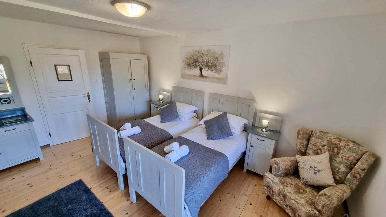 Hisa Brdo Guesthouse تولمين المظهر الخارجي الصورة