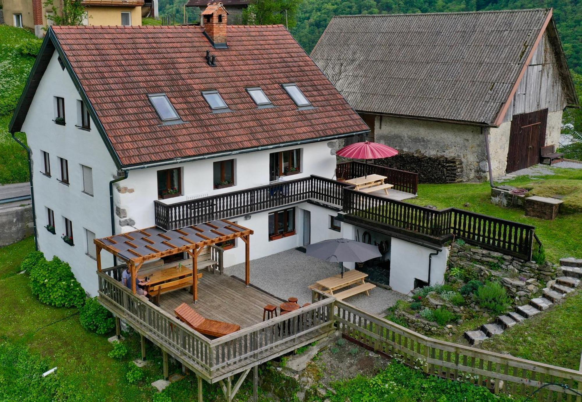 Hisa Brdo Guesthouse تولمين المظهر الخارجي الصورة